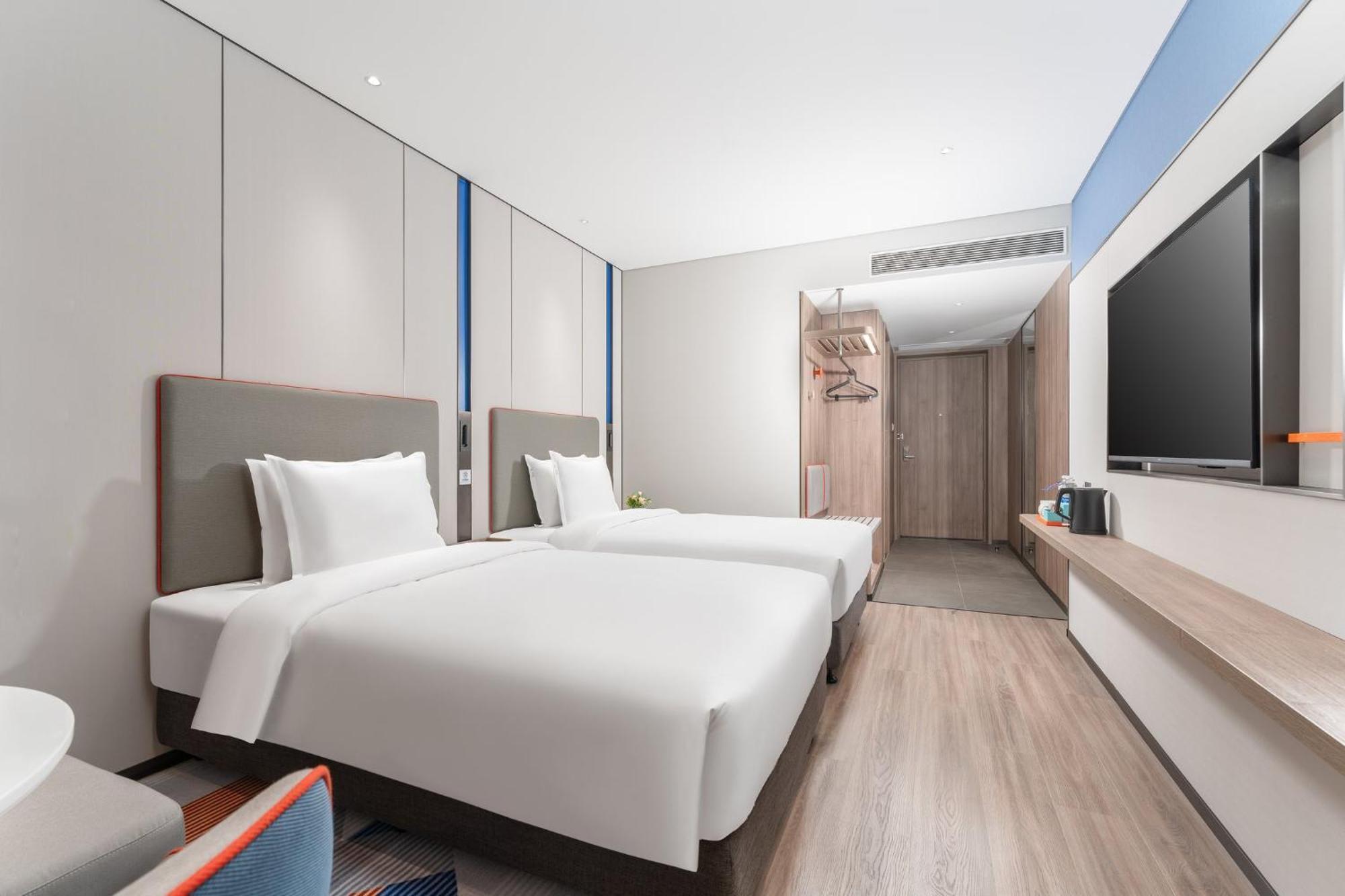 Holiday Inn Express Guangzhou Panyu Dashi By Ihg Exteriör bild