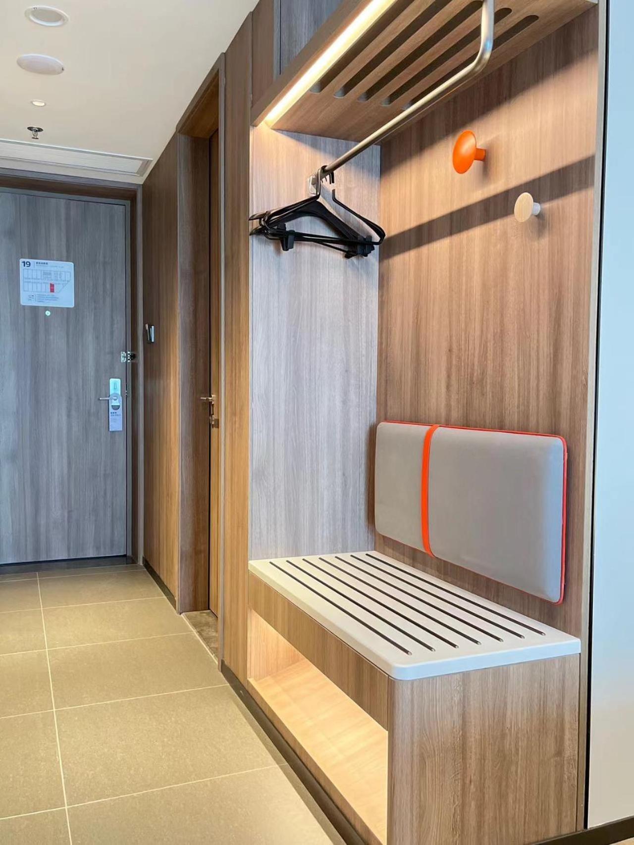 Holiday Inn Express Guangzhou Panyu Dashi By Ihg Exteriör bild