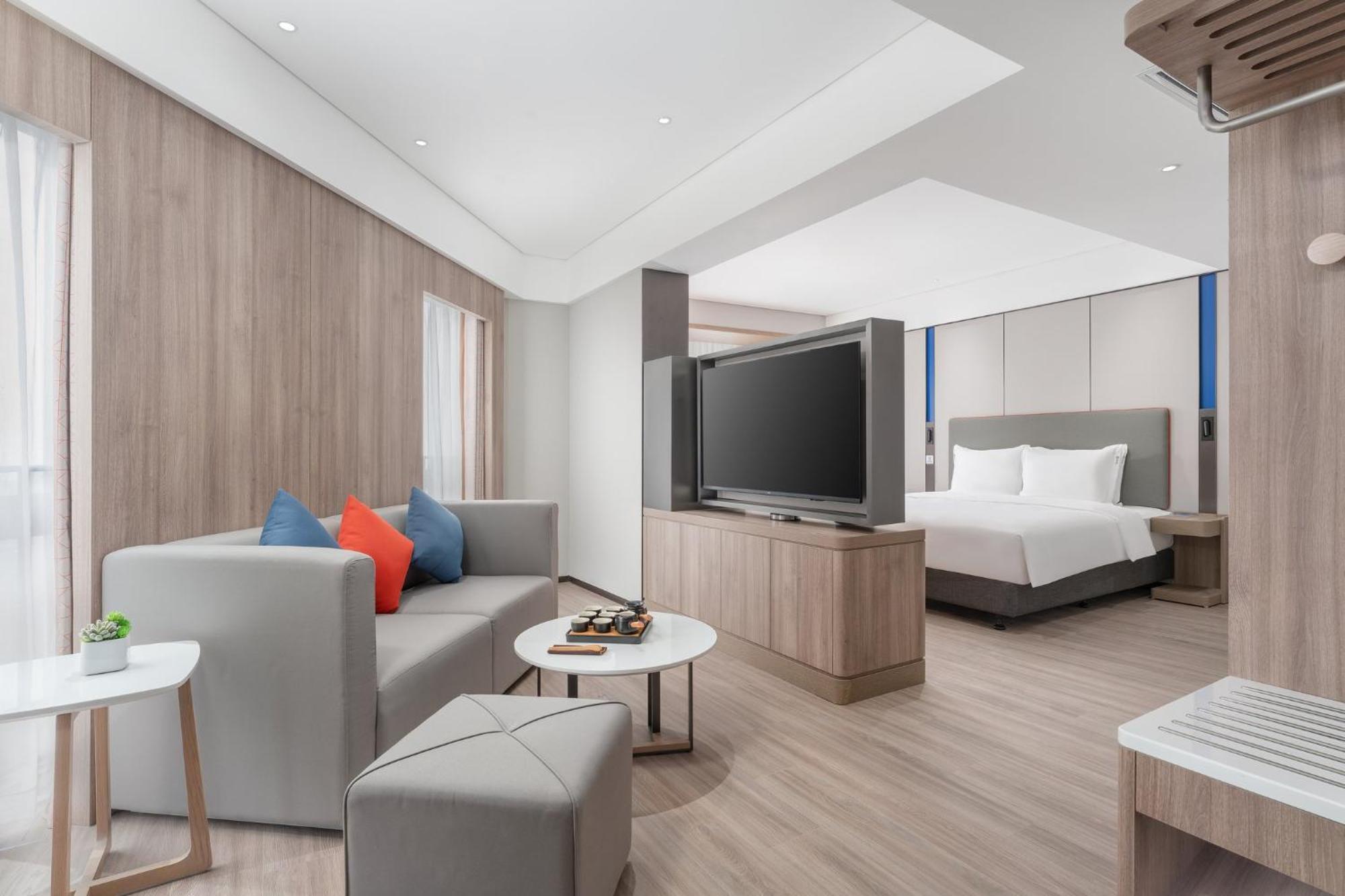 Holiday Inn Express Guangzhou Panyu Dashi By Ihg Exteriör bild