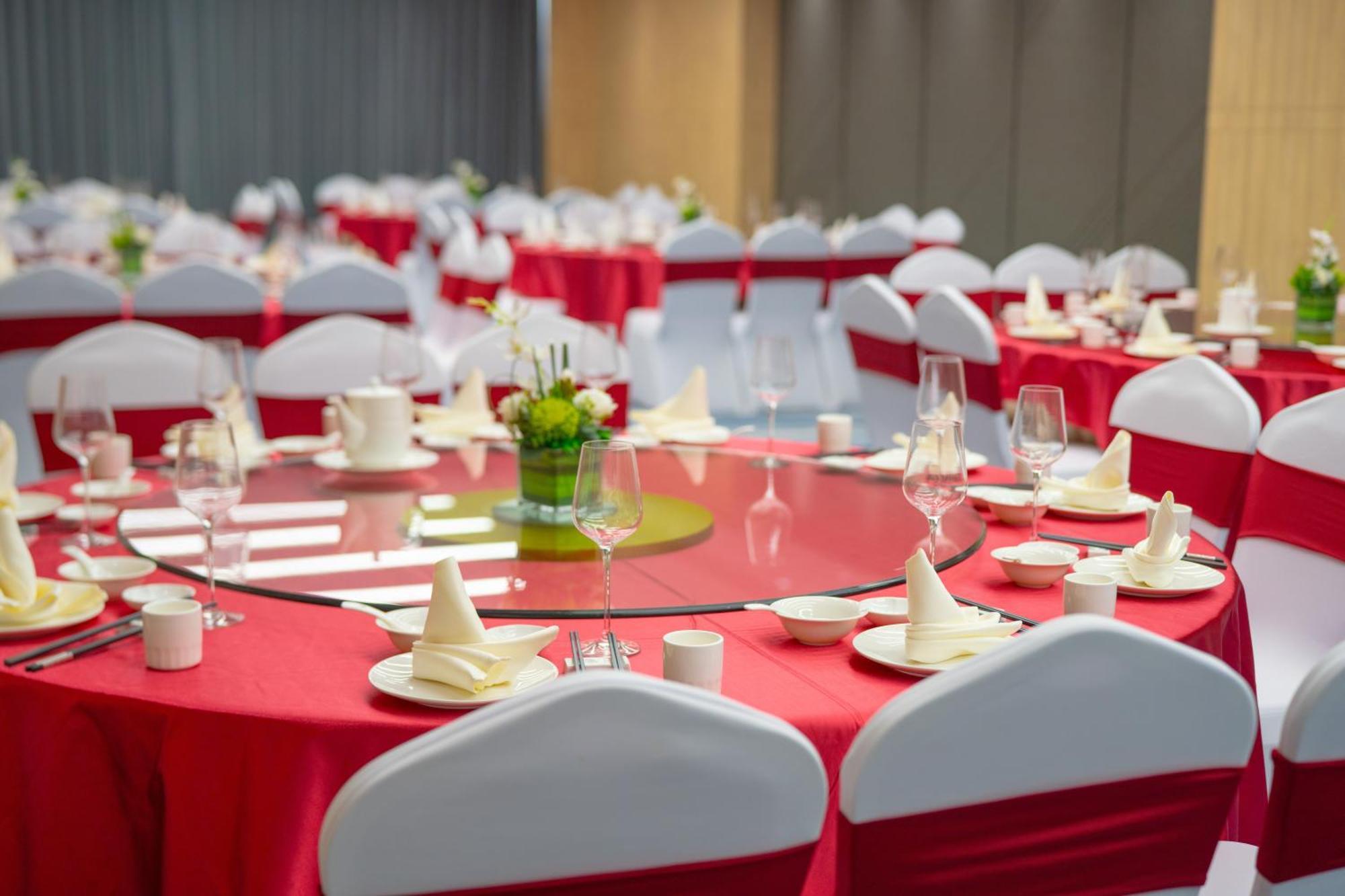 Holiday Inn Express Guangzhou Panyu Dashi By Ihg Exteriör bild