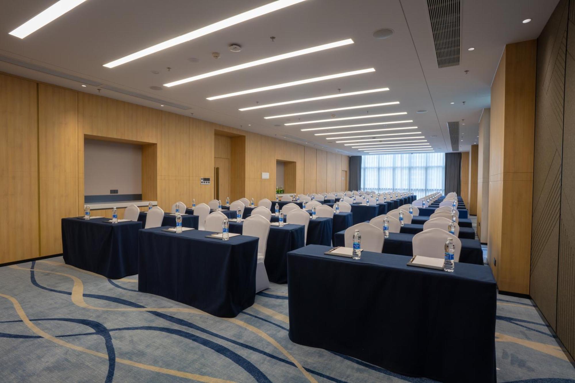 Holiday Inn Express Guangzhou Panyu Dashi By Ihg Exteriör bild
