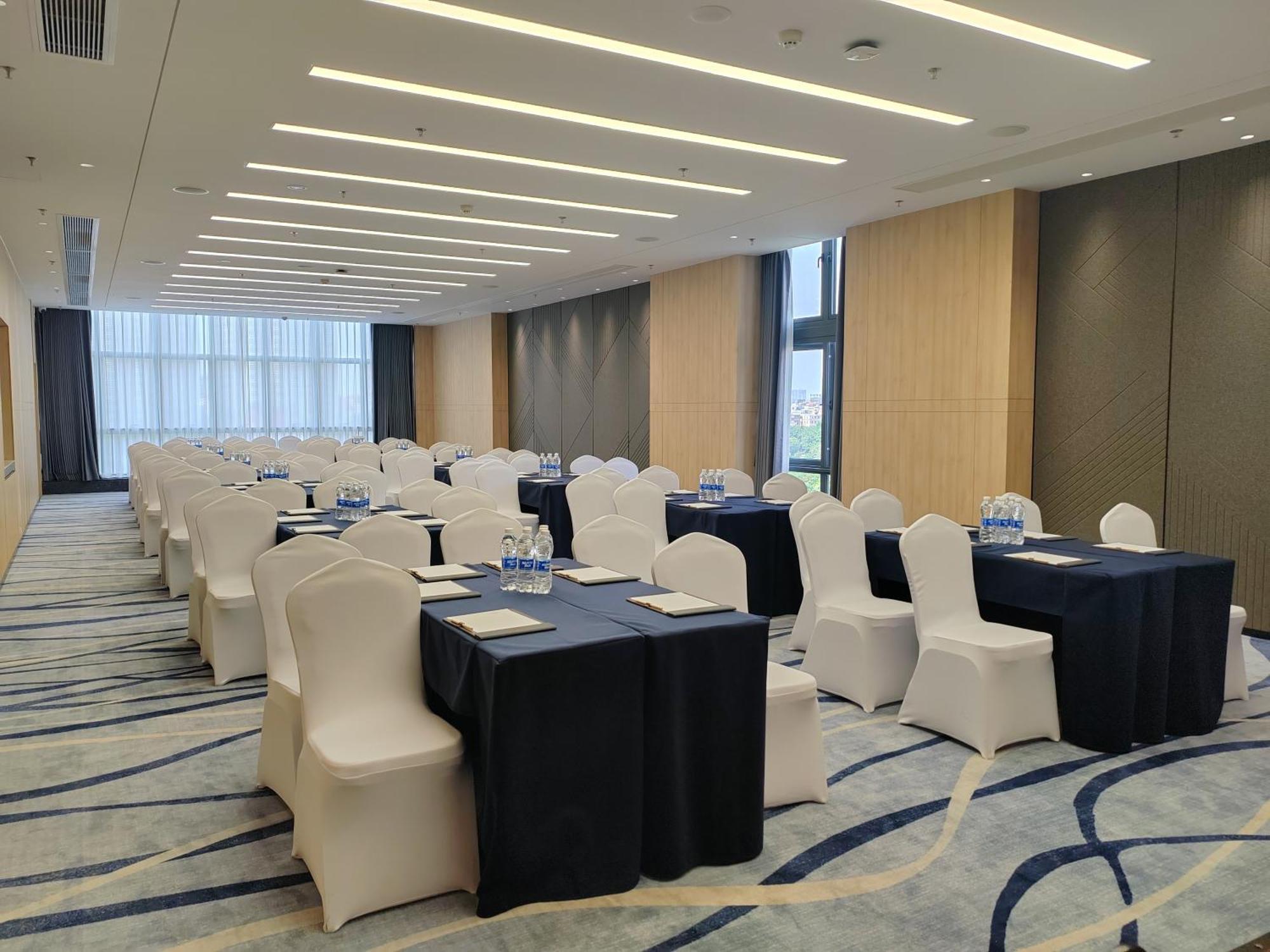 Holiday Inn Express Guangzhou Panyu Dashi By Ihg Exteriör bild
